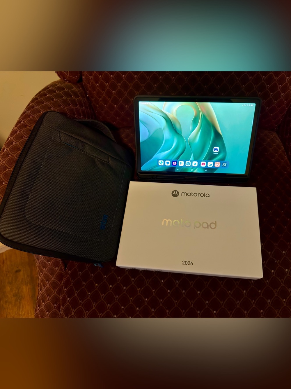 Brand new 2026 Motorola Moto Tab 5G Bundle deal PLUS 12 months UNLIMITED -